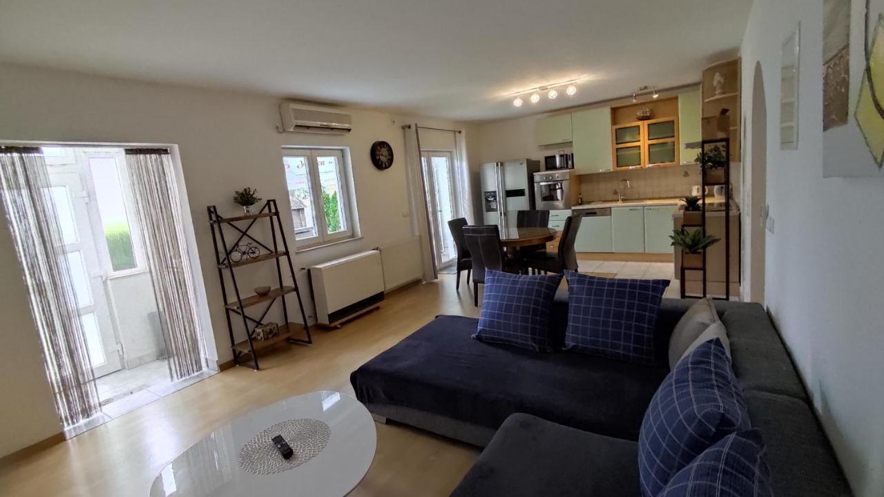 Apartment Garden Residence With Private Parking 斯普利特 外观 照片